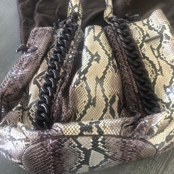 Michael Kors python shoulder bag. - Picture 3 of 10